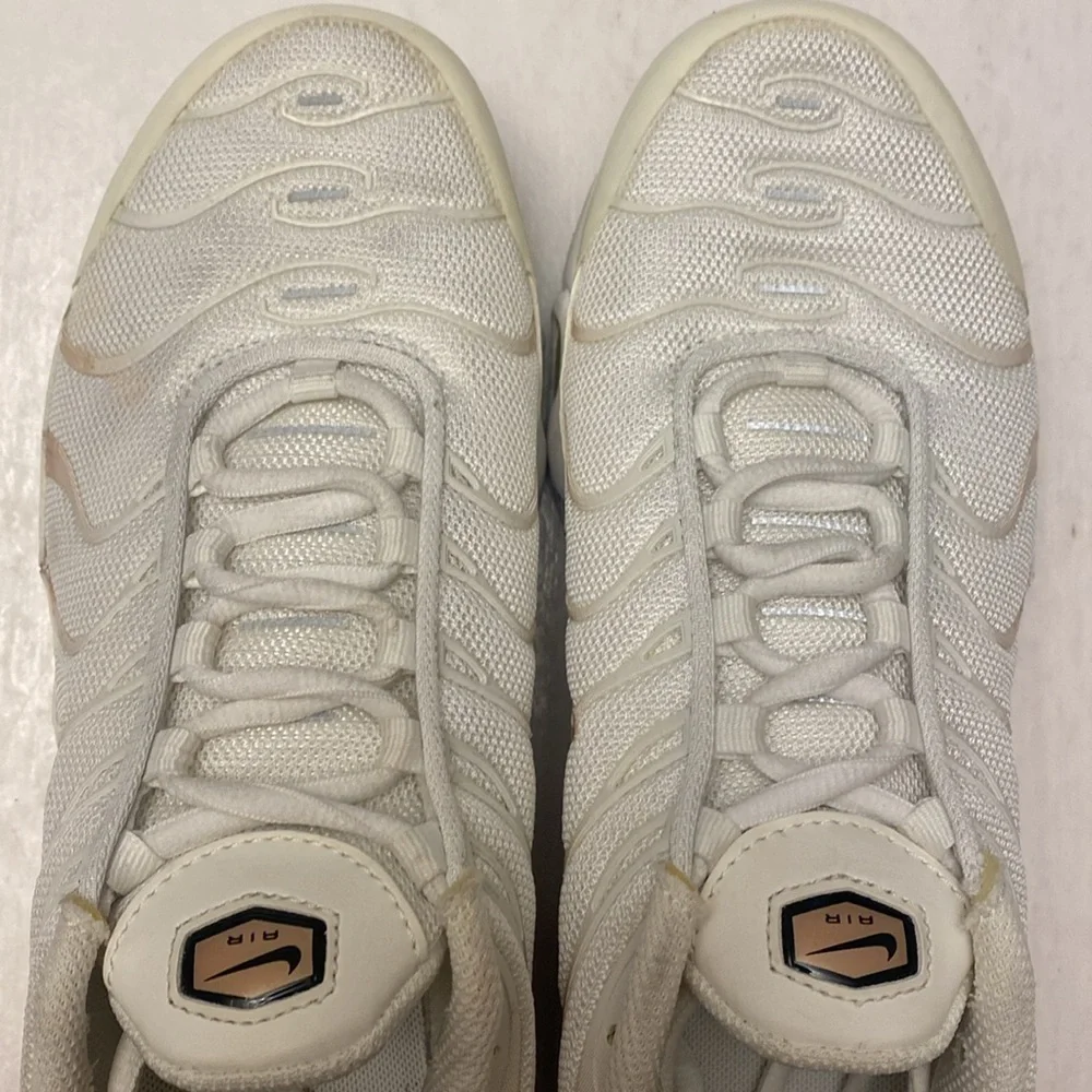 NIKE Air Max Plus CD0609-105 Sneakers Size 6Y or Women’s 7.5